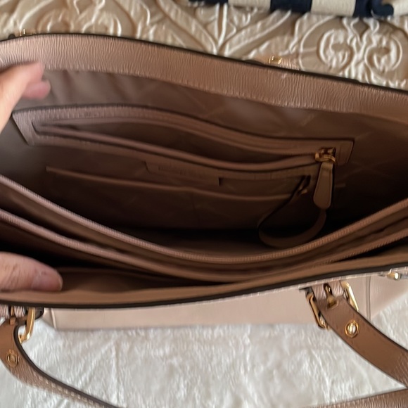 Michael Kors blush pink bag - Picture 2 of 5